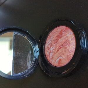 💜3/$15💜 Laura Geller Blush